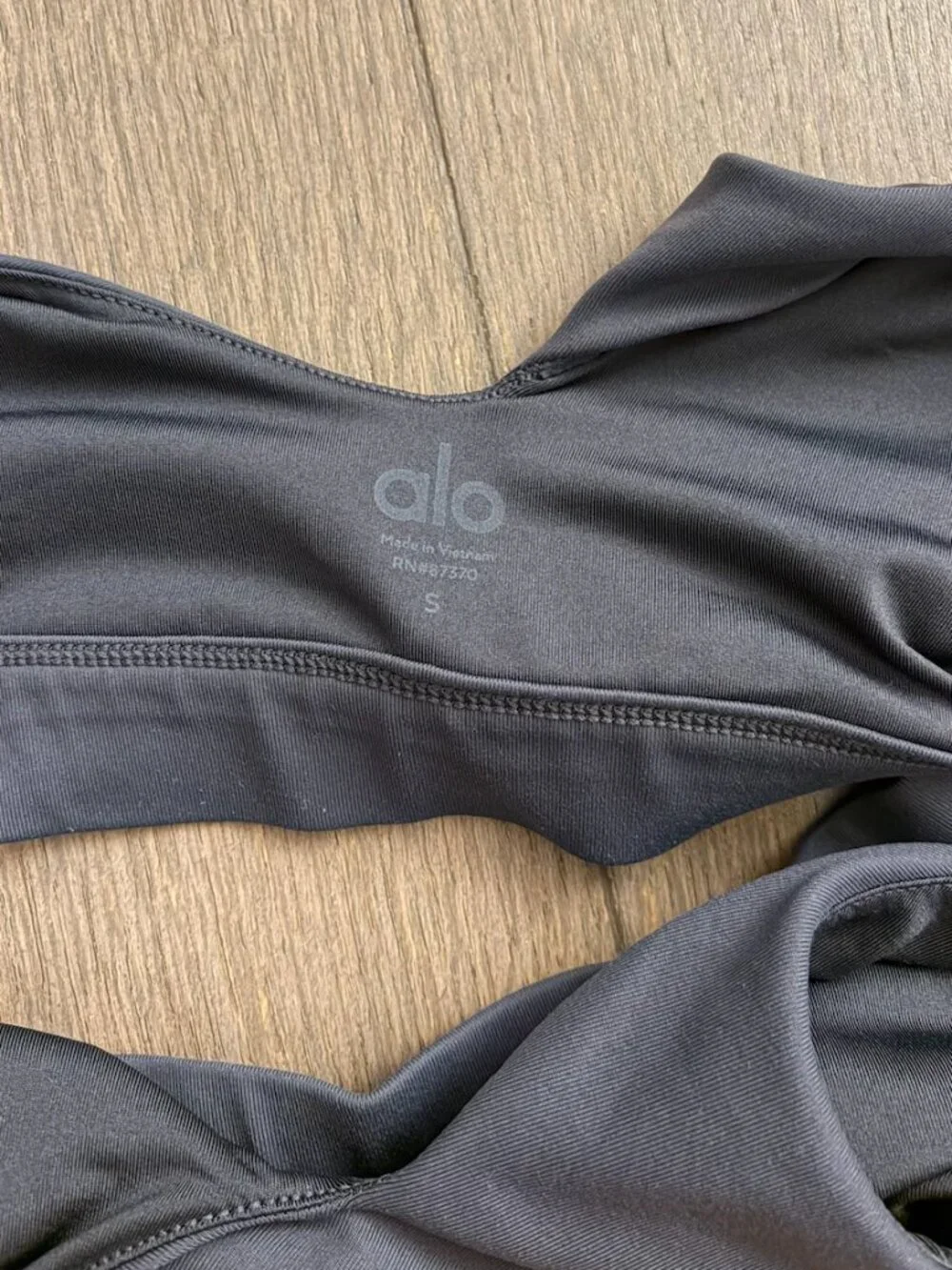 Alo Yoga Peak Cutout Sports Bra